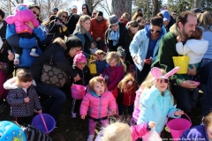 2016-easter-egg-hunt-5068