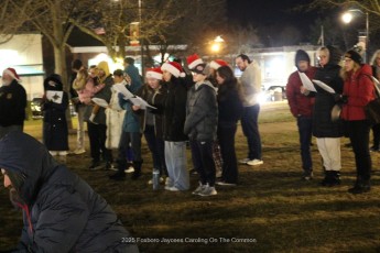2025-foxboro-jaycees-caroling-on-common-803