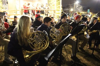 2018-caroling-on-common-019-18