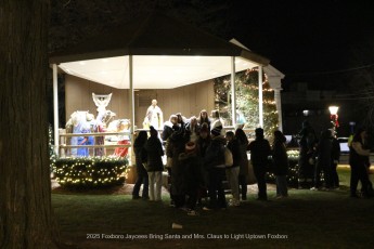 2025-Foxboro-Jaycees-Santa-Light-Uptown-908