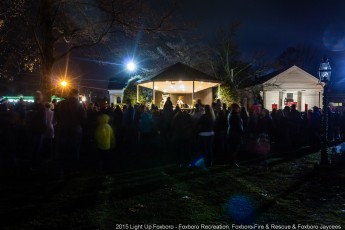 2015-holiday-tree-lighting-015