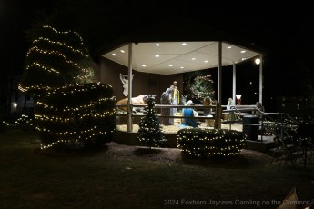 2024-Foxboro-Jaycees-Caroling-on-the-Common-17