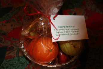 2012-fruit-baskets-353553