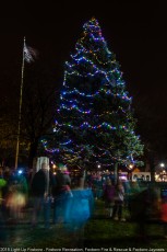 2015-holiday-tree-lighting-001a