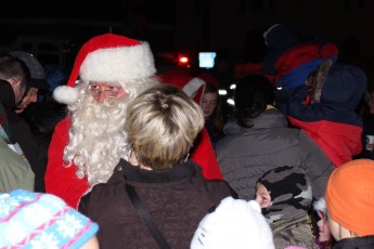 2014-holiday-tree-lighting-007