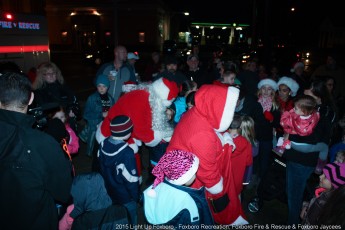 2015-holiday-tree-lighting-004