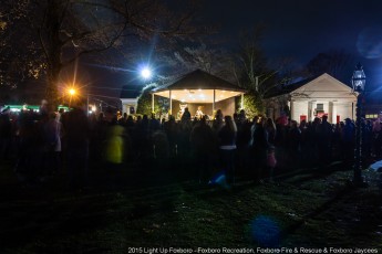 2015-holiday-tree-lighting-016