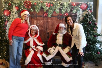 2025-Foxboro-Jaycees-Santa-Light-Uptown-604