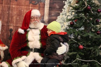 2025-Foxboro-Jaycees-Santa-Light-Uptown-610