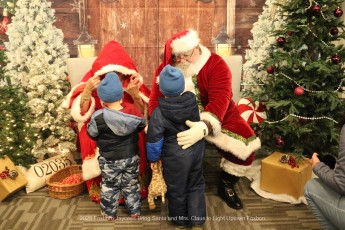 2025-Foxboro-Jaycees-Santa-Light-Uptown-618