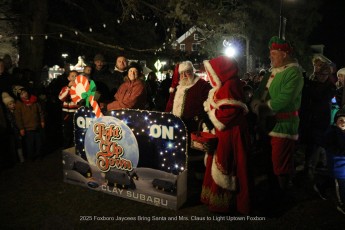 2025-Foxboro-Jaycees-Santa-Light-Uptown-702