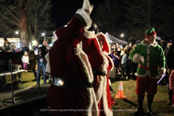 2025-Foxboro-Jaycees-Santa-Light-Uptown-804