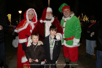 2025-Foxboro-Jaycees-Santa-Light-Uptown-805