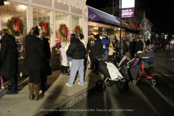 2025-Foxboro-Jaycees-Santa-Light-Uptown-902