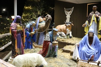 2025-Foxboro-Jaycees-Santa-Light-Uptown-904