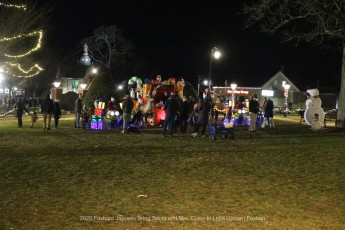2025-Foxboro-Jaycees-Santa-Light-Uptown-905