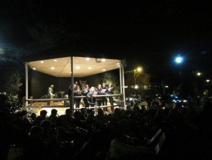 2012-christmas-carols-06