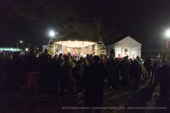 2018-caroling-on-common-026
