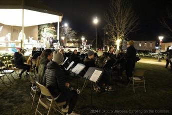 2024-Foxboro-Jaycees-Caroling-on-the-Common-24