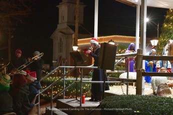 2025-Foxboro-Jaycees-Caroling-on-the-Common-907