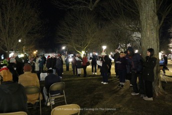 2025-foxboro-jaycees-caroling-on-common-802