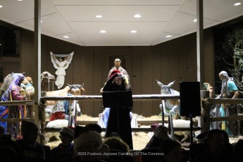 2025-foxboro-jaycees-caroling-on-common-809