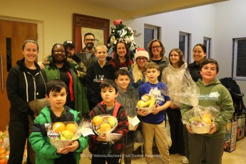 2025-foxboro-jaycees-fruit-basket-assembly-005