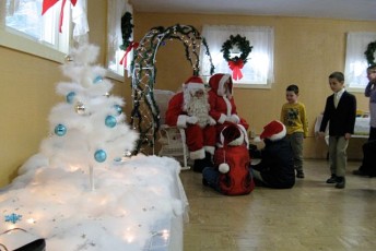 2008-kids-christmas-party-89
