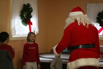 2008-kids-christmas-party-74