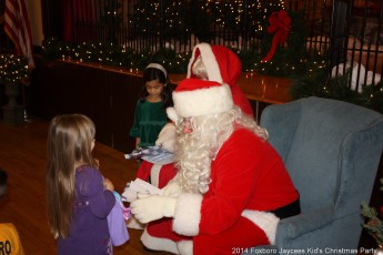 2014-jaycee-christmas-kids-party-024