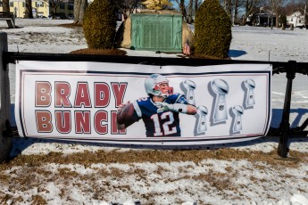 2018-PatsRally-206-0005--01-FarmerBanner 005