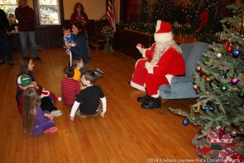 2014-jaycee-christmas-kids-party-039