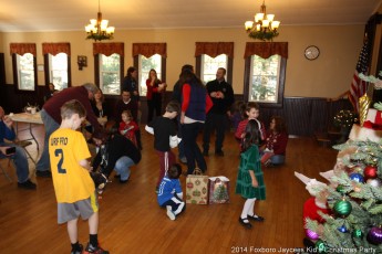 2014-jaycee-christmas-kids-party-023