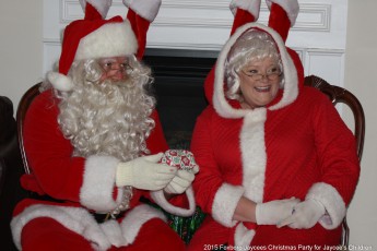 2015-jaycee-christmas-kids-party-021