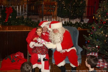 2014-jaycee-christmas-kids-party-045
