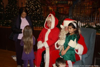 2014-jaycee-christmas-kids-party-003