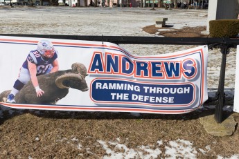 2019-PatsRally-RG--FarmerBanner-8003
