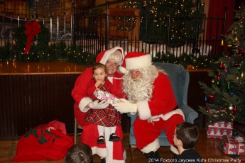 2014-jaycee-christmas-kids-party-044