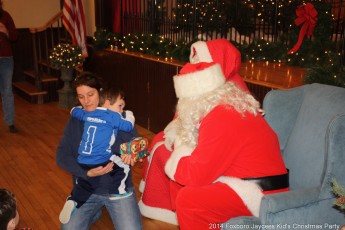 2014-jaycee-christmas-kids-party-040