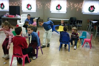2006-kids-christmas-party-21