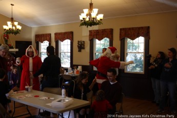 2014-jaycee-christmas-kids-party-054