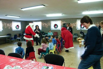 2006-kids-christmas-party-25