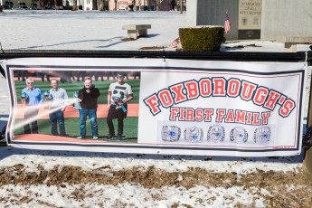 2018-PatsRally-211-0000--01-FarmerBanner 000