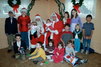 2008-kids-christmas-party-109