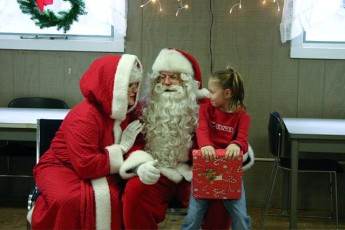 2006-kids-christmas-party-28