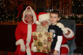 2014-jaycee-christmas-kids-party-029