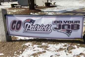 2019-PatsRally-RG--FarmerBanner-8025