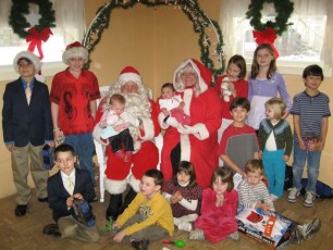 2008-kids-christmas-party-63