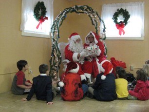 2008-kids-christmas-party-57