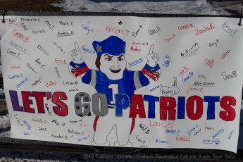 2018-PatsRally-174-0037--02-HandMadeBanners 000